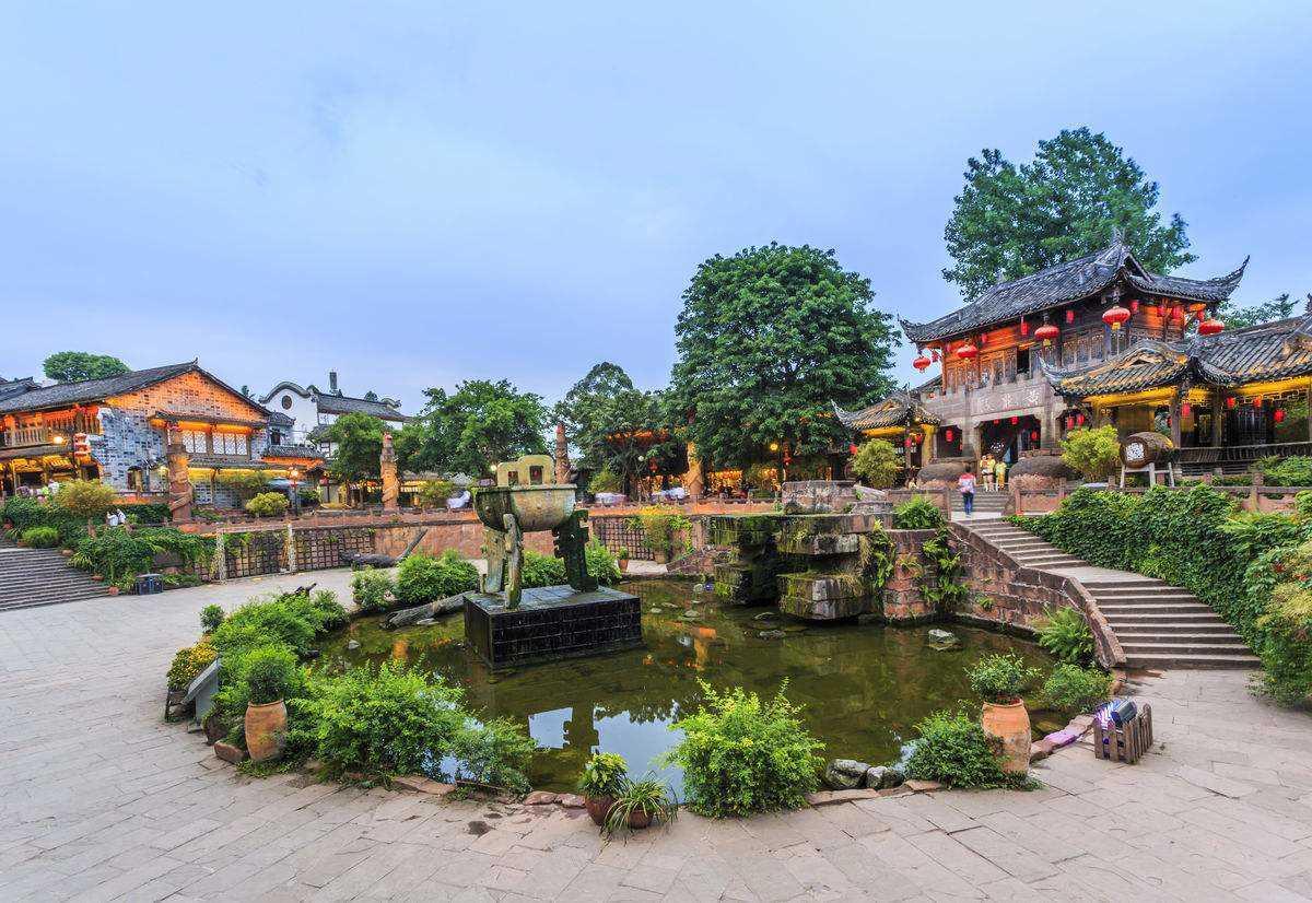 六个月宝宝夜里醒来不哭闹，塞个奶嘴还能睡，需要喂奶吗？游戏画面